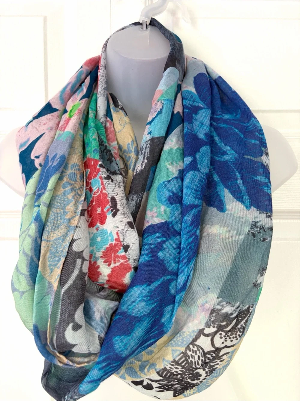 Anthropologie Susannagh Grogan Infinity Scarf Cashmere Bland Patchwork Floral